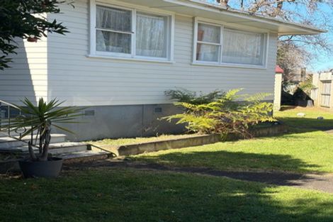Photo of property in 4 Hereford Street, Te Atatu Peninsula, Auckland, 0610