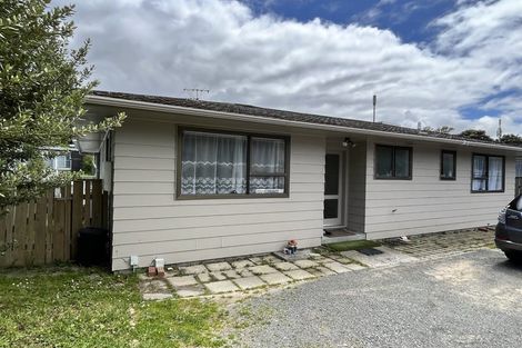 Photo of property in 201a Newlands Road, Newlands, Wellington, 6037
