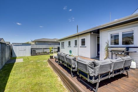 Photo of property in 11 Magdalen Crescent, Pirimai, Napier, 4112