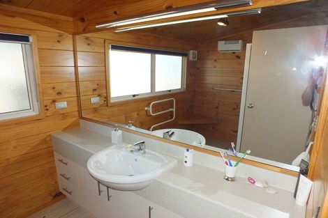 Photo of property in 122 Puka Crescent, Matarangi, Whitianga, 3592