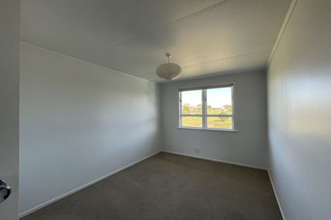 Photo of property in 8 Kelvin Place, Westown, New Plymouth, 4310