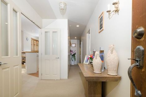 Photo of property in 2/15 Stoneleigh Court, Sunnynook, Auckland, 0632