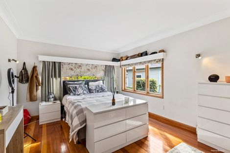 Photo of property in 8 Waiohua Road, Greenlane, Auckland, 1061
