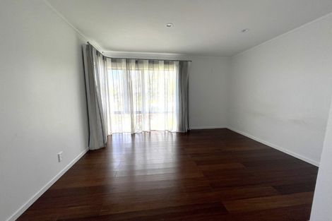 Photo of property in 7 Cherub Place, West Harbour, Auckland, 0618