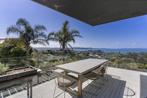 Photo of property in 201 Whangaparaoa Road, Red Beach, 0932