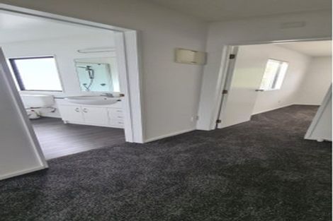 Photo of property in 37 Rakich Place, Henderson, Auckland, 0612