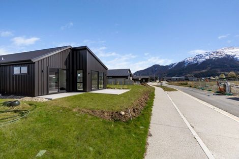 Photo of property in 22 Riley Street, Lake Hawea, 9382