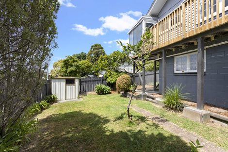 Photo of property in 1/39 Butterworth Drive, Glendene, Auckland, 0602