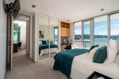 Photo of property in 26 The Crescent, Roseneath, Wellington, 6011