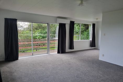 Photo of property in 58b Raroa Terrace, Tawa, Wellington, 5028