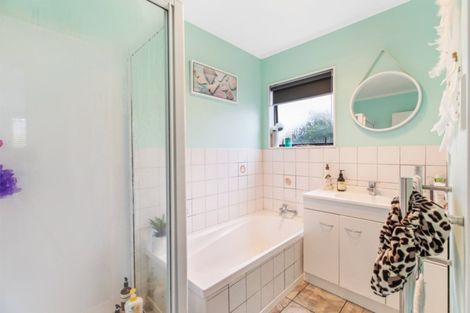 Photo of property in 6b Dobell Road, Stanmore Bay, Whangaparaoa, 0932