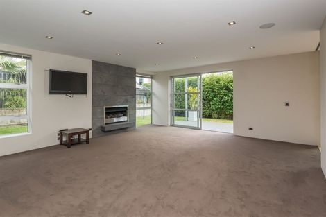 Photo of property in 62 Dyers Pass Road, Cashmere, Christchurch, 8022