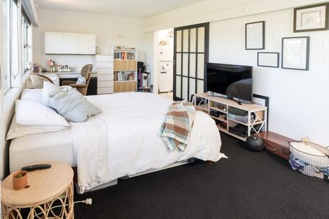 Photo of property in 6 Stormont Place, Kingston, Wellington, 6021