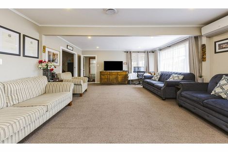 Photo of property in 12 Luke Place, Otara, Auckland, 2023