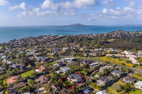 Photo of property in 1 Kahikatea Close, Campbells Bay, Auckland, 0630
