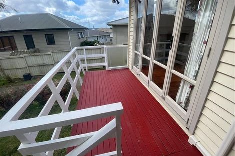 Photo of property in 39 Vera Road, Te Atatu South, Auckland, 0610