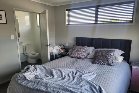 Photo of property in 461-465 Carrington Street, Upper Vogeltown, New Plymouth, 4310