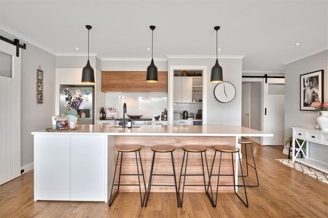 Photo of property in 9 Kauri Grove Drive, Kumeu, 0810