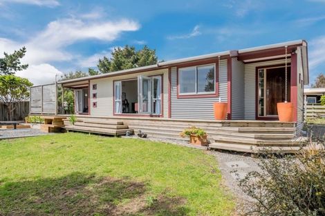 Photo of property in 52 Rutherford Drive, Waikanae Beach, Waikanae, 5036