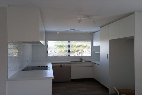 Photo of property in 2/7 Kitewao Street, Northcote, Auckland, 0627