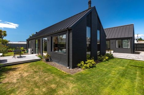 Photo of property in 126 Bowhill Road, New Brighton, Christchurch, 8083