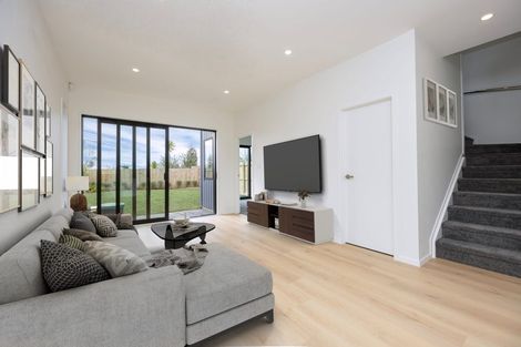 Photo of property in 12 Taupo Street, Green Bay, Auckland, 0604