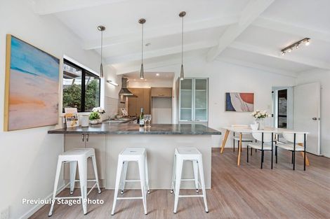 Photo of property in 2/104 Ocean View Road, Northcote, Auckland, 0627