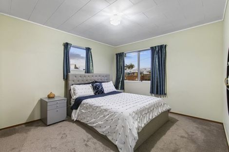 Photo of property in 2c Youngs Road, Papakura, 2110