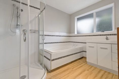 Photo of property in 15 Algie Place, Avonhead, Christchurch, 8042