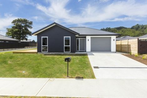 Photo of property in 4 Te Punga Road, Wallaceville, Upper Hutt, 5018
