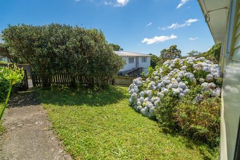 Photo of property in 36 Bracken Road, Paparangi, Wellington, 6037