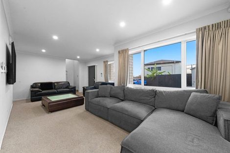 Photo of property in 13 Orona Way, Papatoetoe, Auckland, 2025