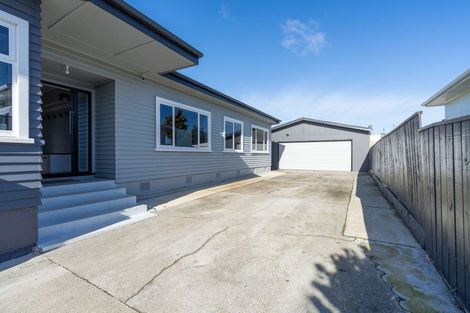Photo of property in 73 Kawiu Road, Levin, 5510
