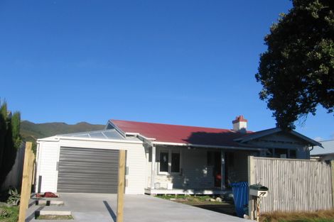 Photo of property in 77 Cambridge Terrace, Waterloo, Lower Hutt, 5011