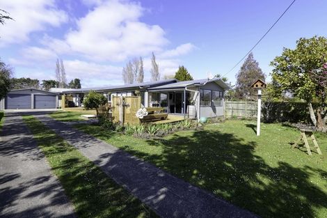 Photo of property in 32 Willow Avenue, Hannahs Bay, Rotorua, 3010