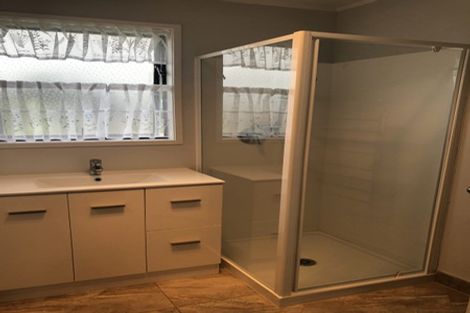 Photo of property in 55 Sikkim Crescent, Clover Park, Auckland, 2019