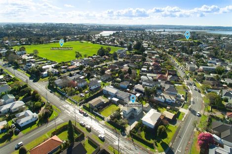 Photo of property in 53 Taikata Road, Te Atatu Peninsula, Auckland, 0610