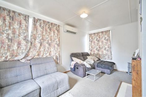 Photo of property in 713-715 Kiwi Street, Camberley, Hastings, 4120