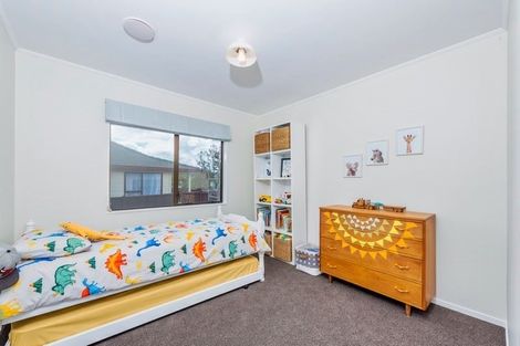Photo of property in 194 Waitemata Drive, Ranui, Auckland, 0612
