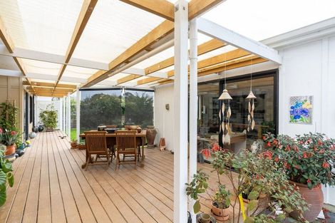 Photo of property in 6 Kingi Te Ahoaho Place, Otaki, 5512