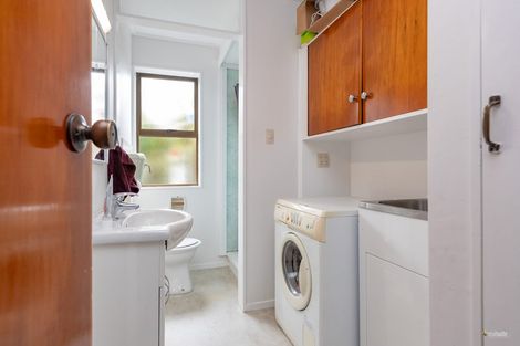 Photo of property in 19 Vista Crescent, Maoribank, Upper Hutt, 5018