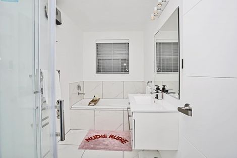 Photo of property in 18 Rosewood Drive, Rosedale, Invercargill, 9810