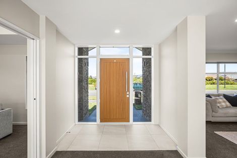 Photo of property in 30 Davaar Crescent, Broomfield, Christchurch, 8042