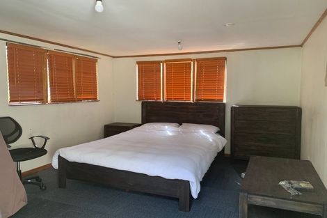 Photo of property in 11 Cockayne Crescent, Sunnynook, Auckland, 0620