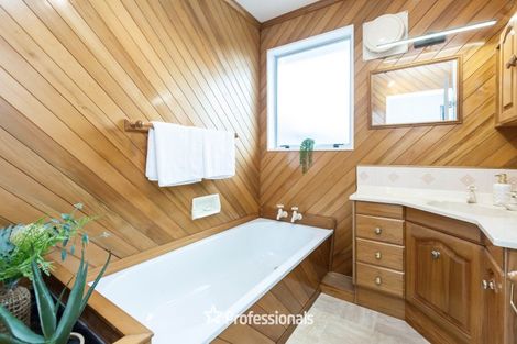 Photo of property in 5 Camden Road, Totara Park, Upper Hutt, 5018