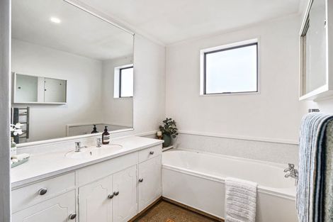 Photo of property in 169 Valley Road, Mount Maunganui, 3116