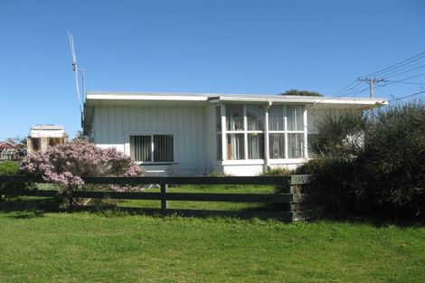 Photo of property in 16 Muapoko Street, Himatangi Beach, Foxton, 4891