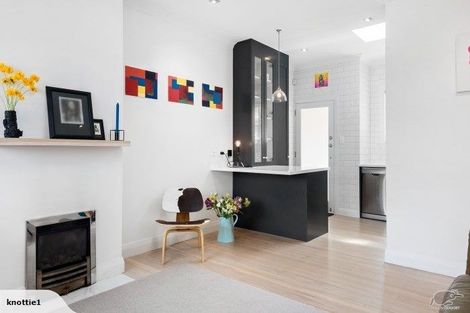 Photo of property in 4/64 Victoria Road, Devonport, Auckland, 0624