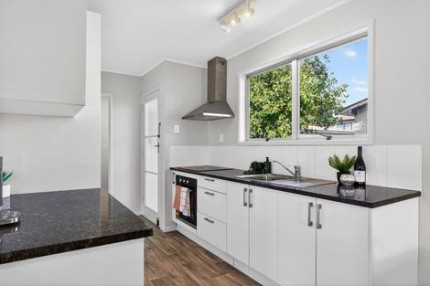 Photo of property in 7 Hinton Place, Weymouth, Auckland, 2103