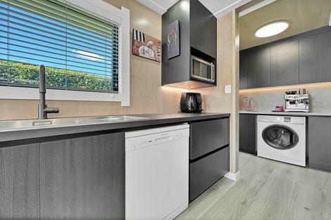 Photo of property in 1/11 Gibbs Place, Kinloch, Taupo, 3377